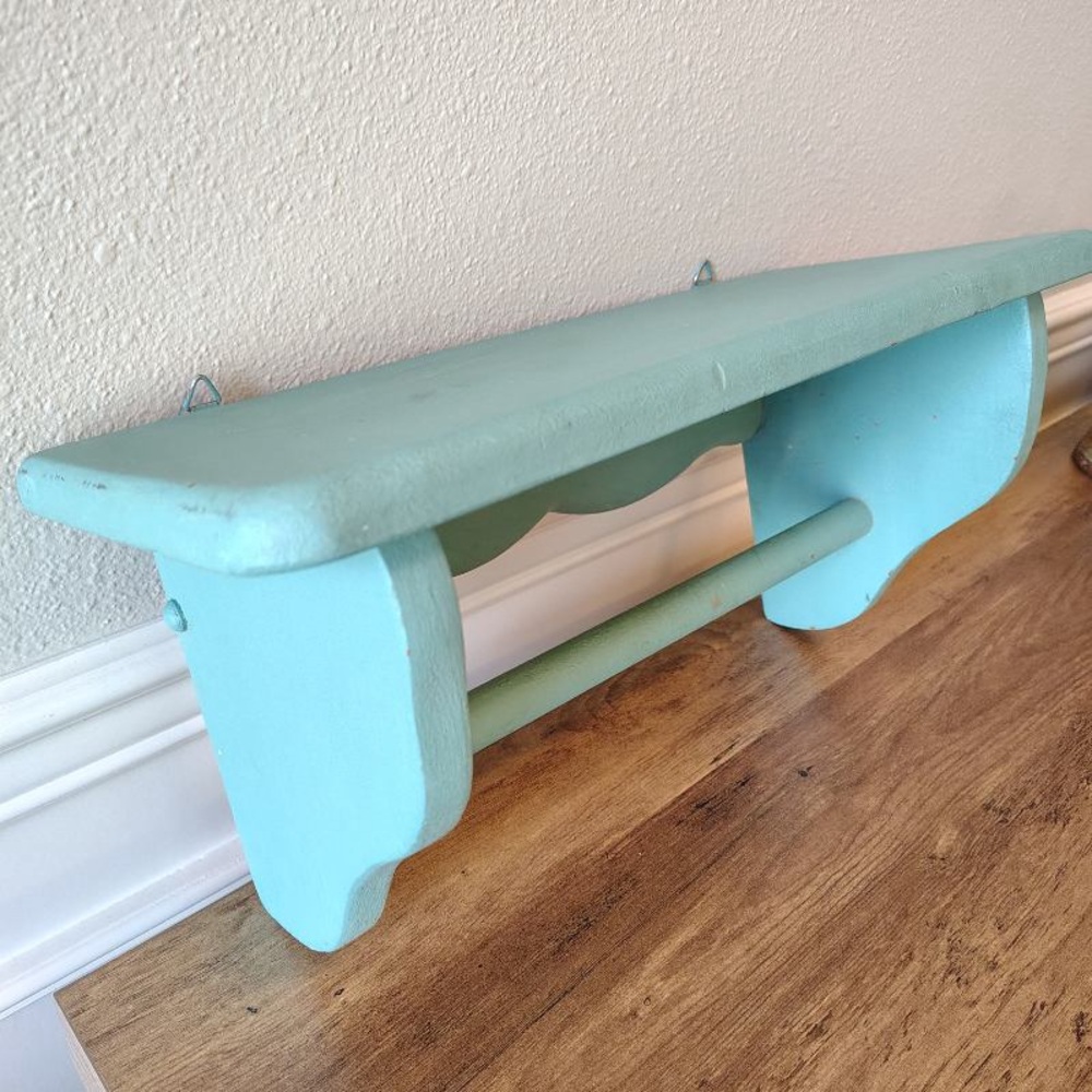 Vtg Wooden Display Hanging Shelf Towel Bar Painted Turquoise Beach Cottage Decor
